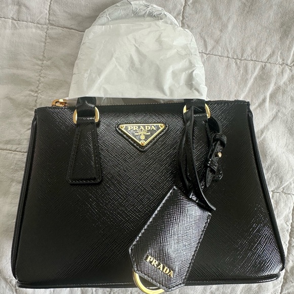 BRAND NEW! Authentic PRADA Saffiano Vernice Mini Galleria Double Zip Tote Black - Picture 2 of 16